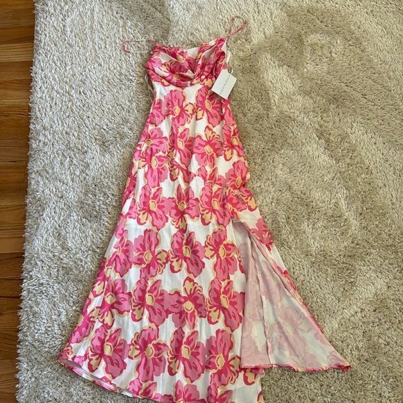 Selfie Leslie Dresses & Skirts - Mid length dress from Selfie Leslie. Size xs. Brand new with tags.